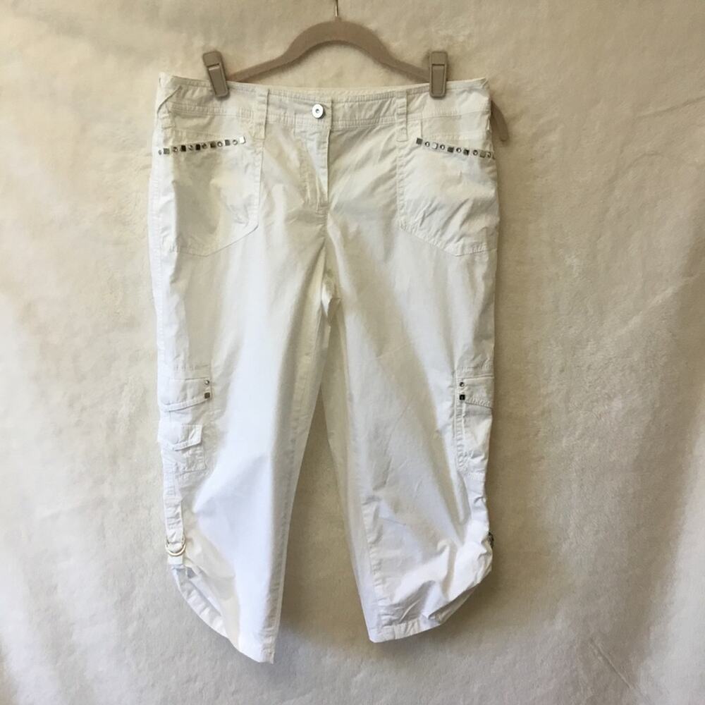 White House Black Market White Capri Jeans - Picture 2 of 10